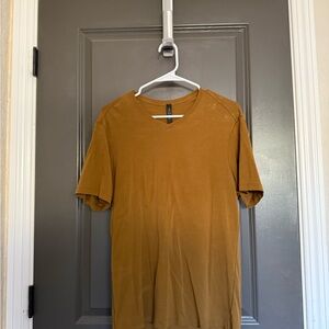 Men's lululemon V-Neck Shirt